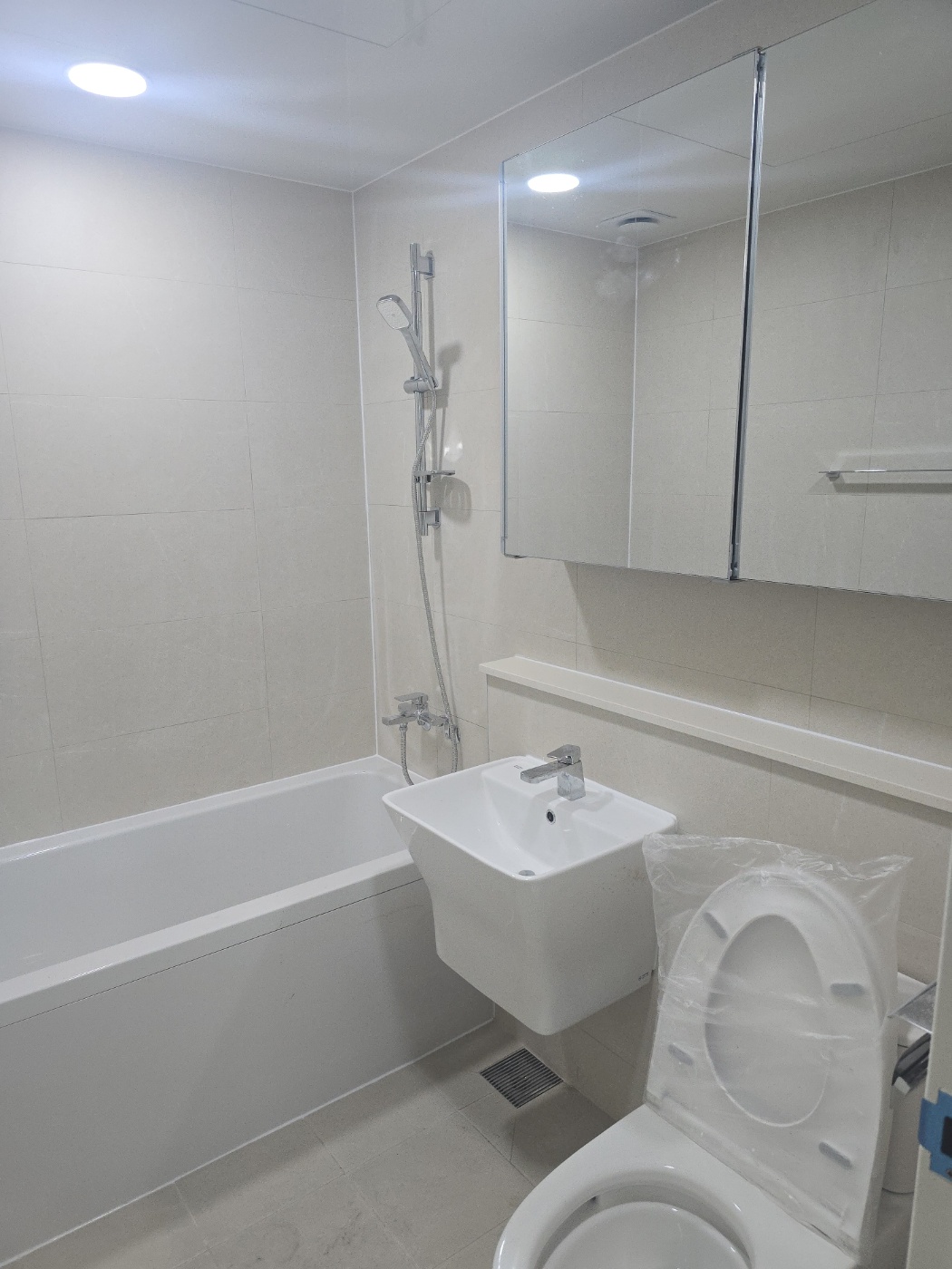 /user/s/sinseong/editor/2507/e4fd4de977d73a0cf898878a08537e10_1752198092_2924.jpg 이미지크게보기